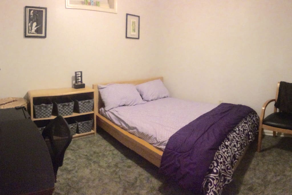 Full size bed