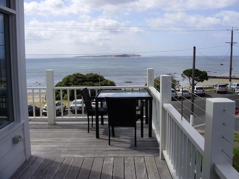 Successful Airbnb property: Beach House - A Perfect Sea View in Point Lonsdale