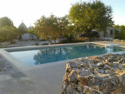 Trulli-Mestandrea on the hillside, exclusive use of the pool