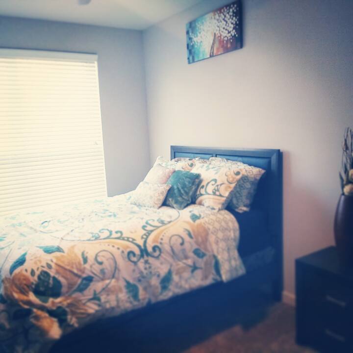 Comfortable Queen sized bedroom set.