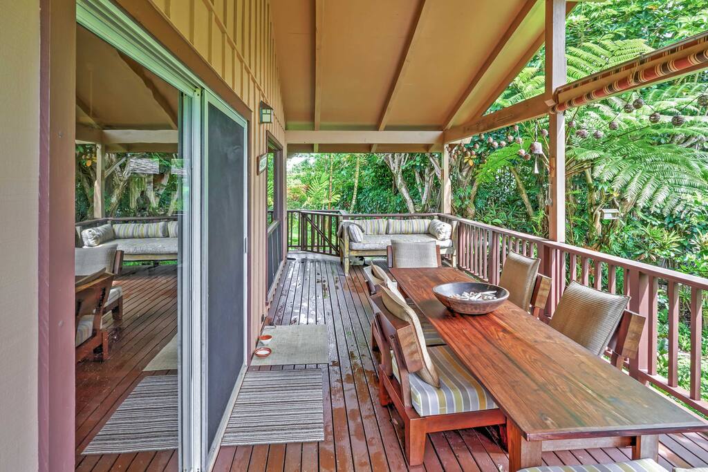 Relax on the patio and enjoy the wonderful scenery!