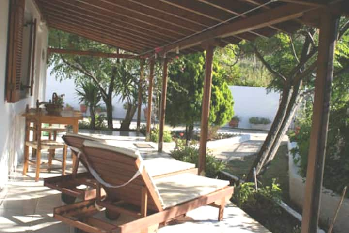 Villa Larios 1 minute from kolios beach