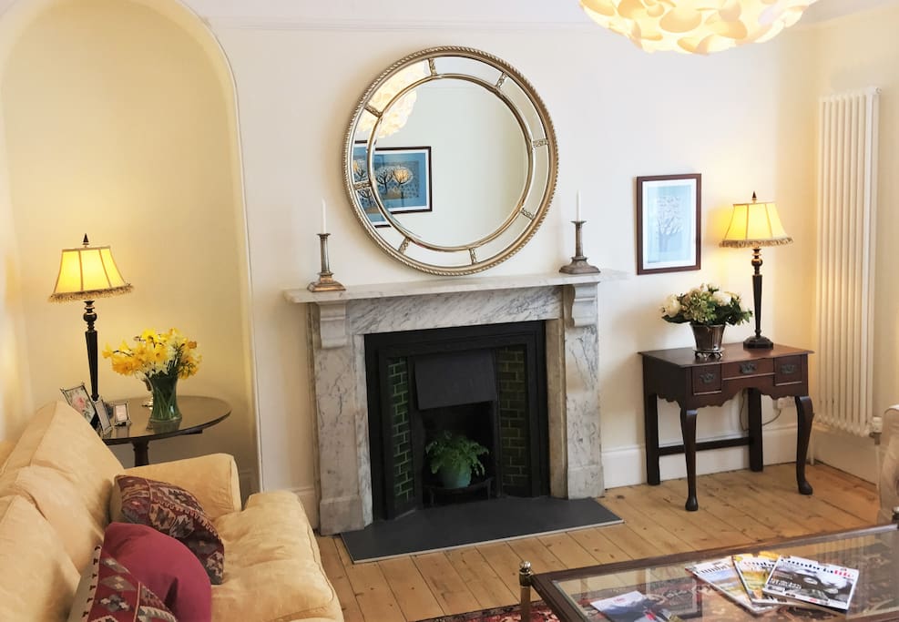 Sunny and comfortable Morning Room