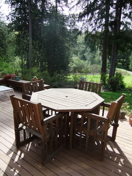 Beautiful & Serene Getaway Houses for Rent in Bainbridge Island