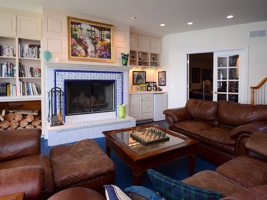 1 of 2 Fireplaces