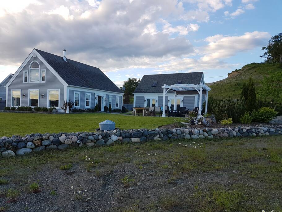 Waterfront Guest House near St. Andrews, NB. Guesthouses for Rent in