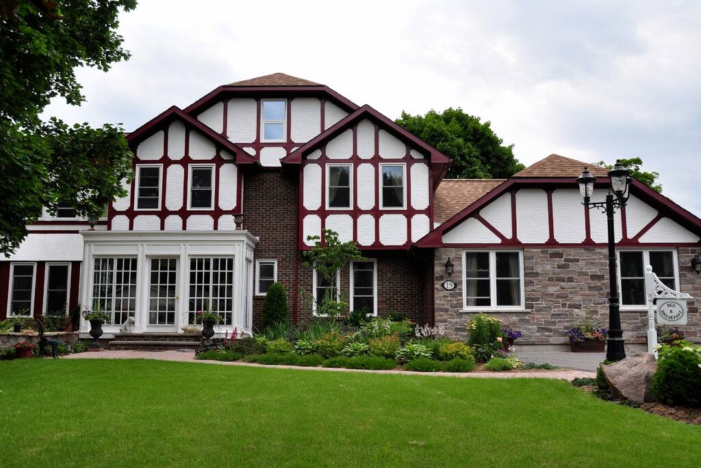 Rangers Retreat Ontario Canada Ranger's Retreat Bed & Breakfast - Bed and breakfasts for Rent in