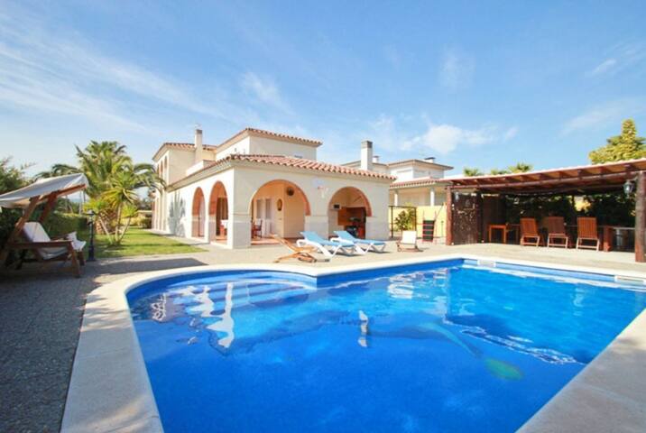 Club Villamar – Lucerna