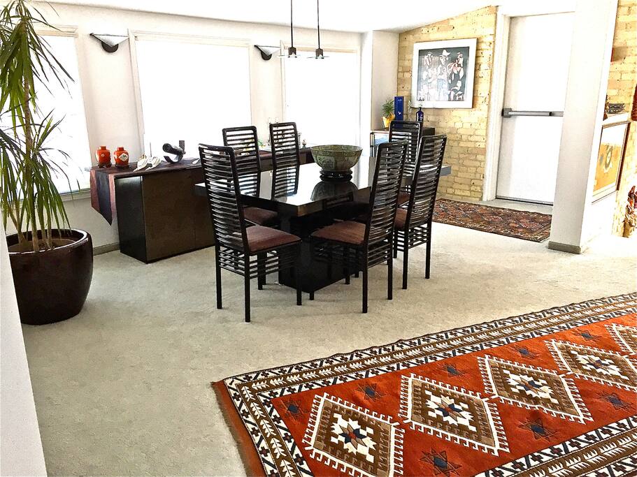 dining room for your entertainment..
