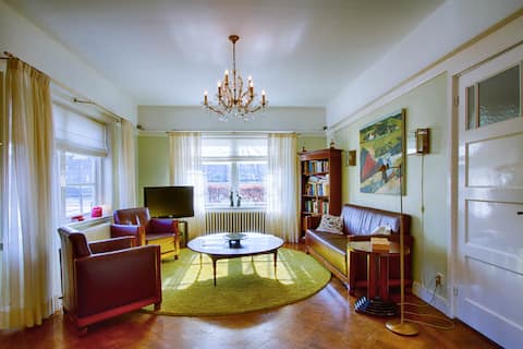 Big family villa at canal in Hoorn