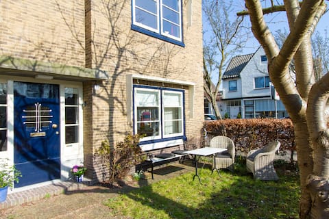 Big family villa at canal in Hoorn