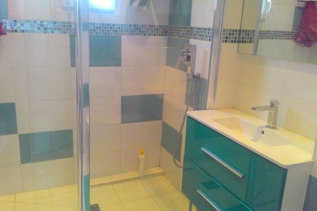 Salle de bain à l'étage