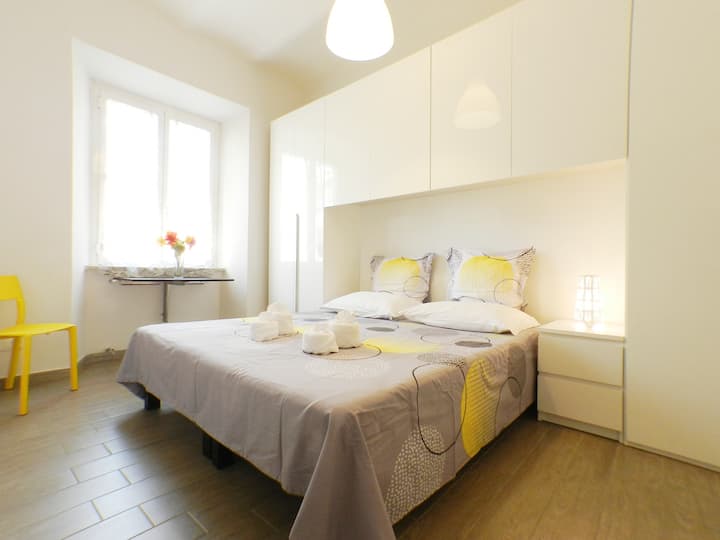 Black And White Movie Apartment, 2 People, 3 Floor, 35 Square Meters - Roma