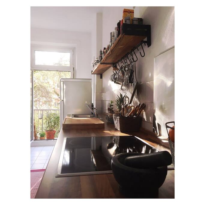 Kitchen | Balcony