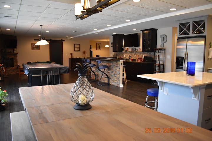 Spacious Lower Level Guest Suite