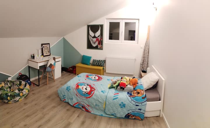 ห้องนอนพร้อมเตียงเดี่ยว 