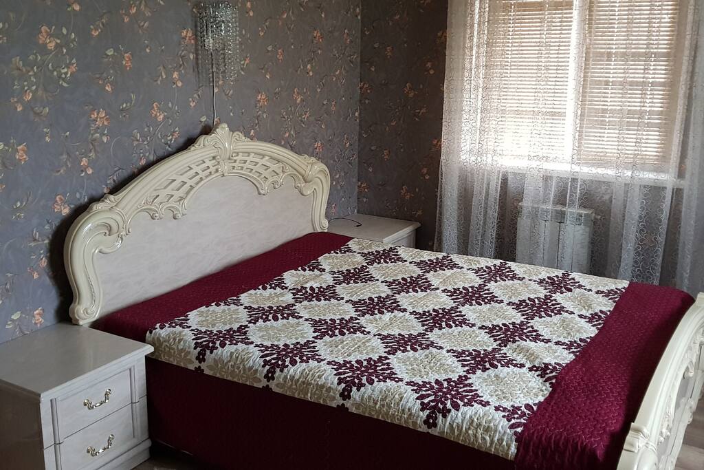Bedroom 1, 1 double bed