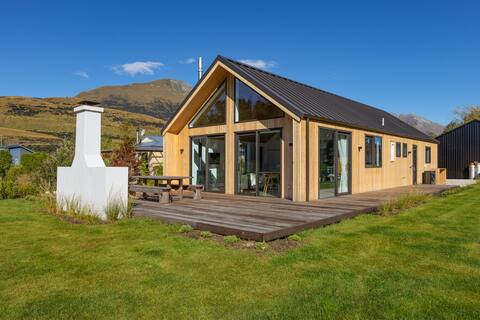 New build 3 bedroom family escape