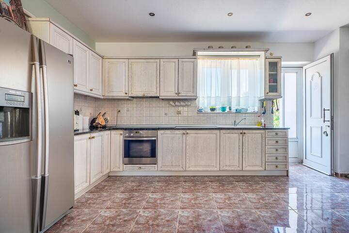 Villa with private pool in Rhodes town gallery image 3