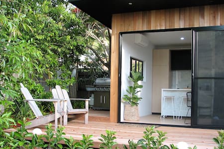 Centrally Located Modern Studio Noosa Heads