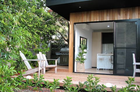 Popular Airbnb listing: Centrally Located Modern Studio Noosa Heads in Noosa Heads