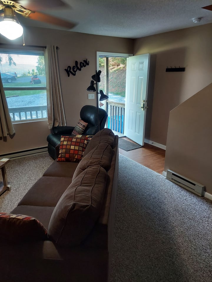 "Eastern Sky" - Deck & Mountain Views" - Asheville, NC