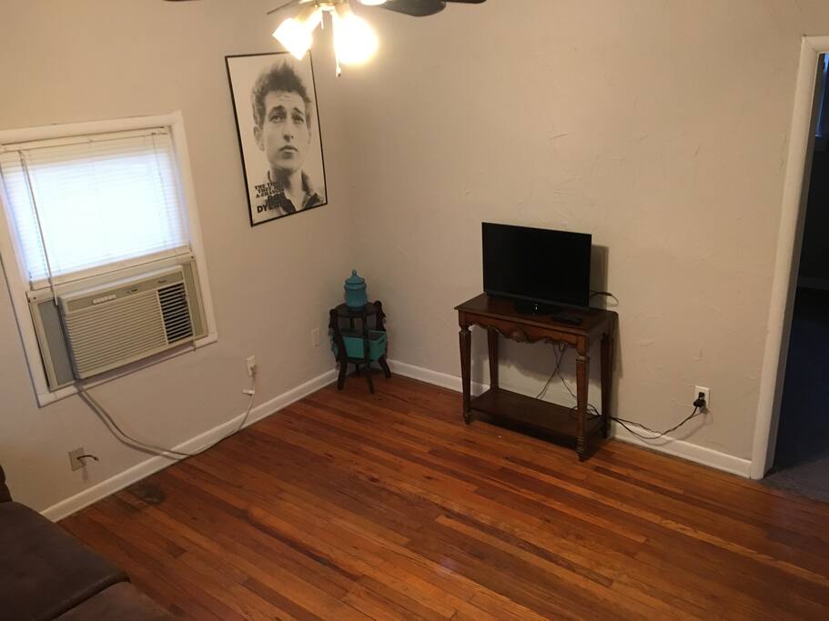 Cozy living room, original hardwoods