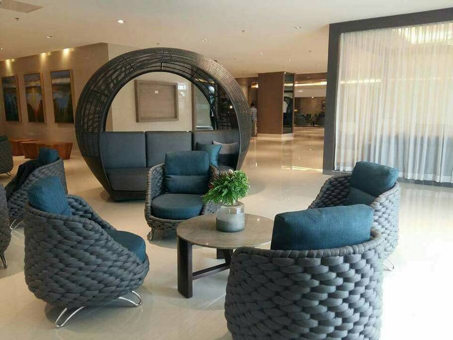 Elegant, huge & one of a kind lobby in Shore Residences