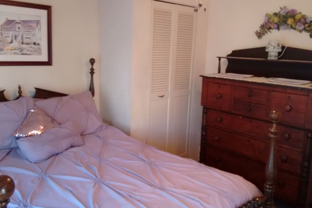 Antique Queen Bedroom with Dresser & Closet