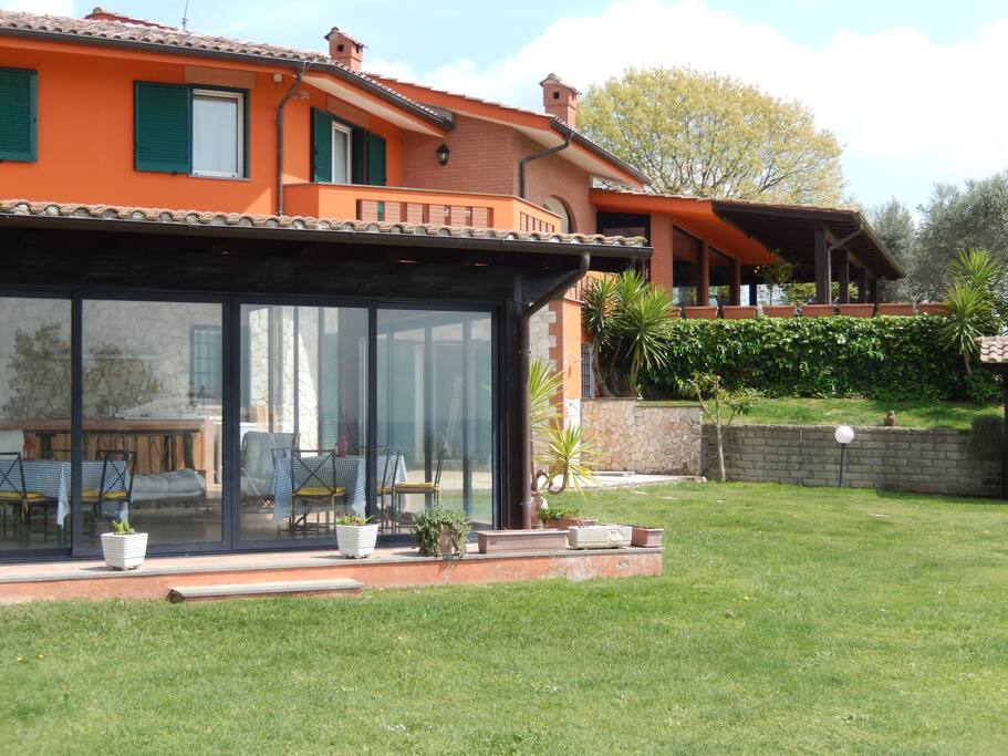 la veranda sulla piscina