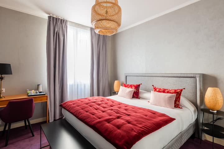 Брачен кревет (широк 180 x 200) или брачен кревет (широк 180-220 см) 2 x 90 x 200 на барање