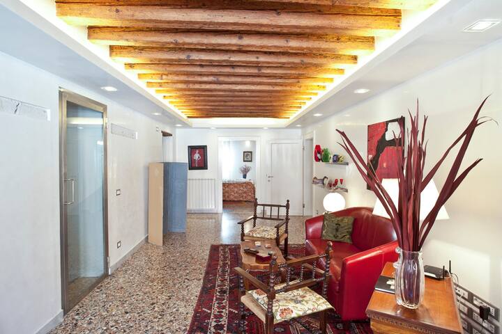 Ca’ dell’ Ambasciatore, Venezia gallery image 5