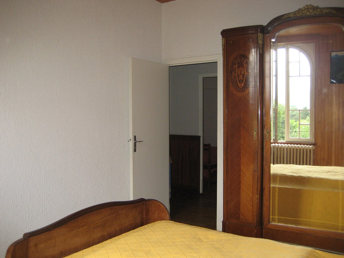 อีกห้องหนึ่ง