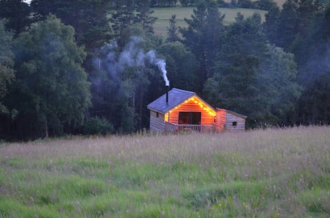Pen Carreg-dan Log Cabin at Welsh Glamping