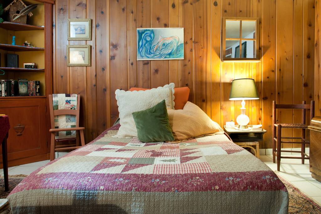 Main Suite, West