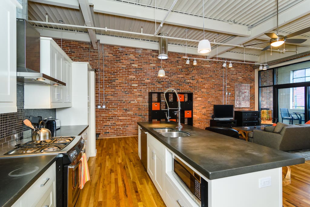 Fully stocked kitchen with toaster, microwave, Keurig, etc.