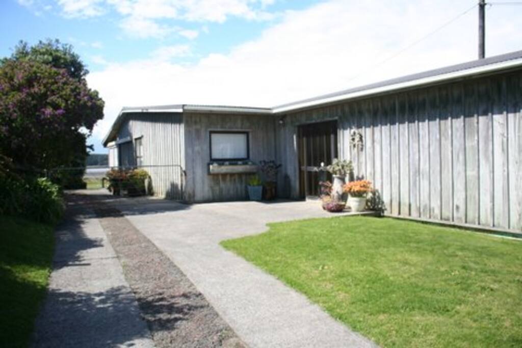 The house from the drive - easy access.