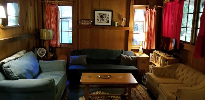 Judy's Vintage Mt. Hood Cabin. - Oregon