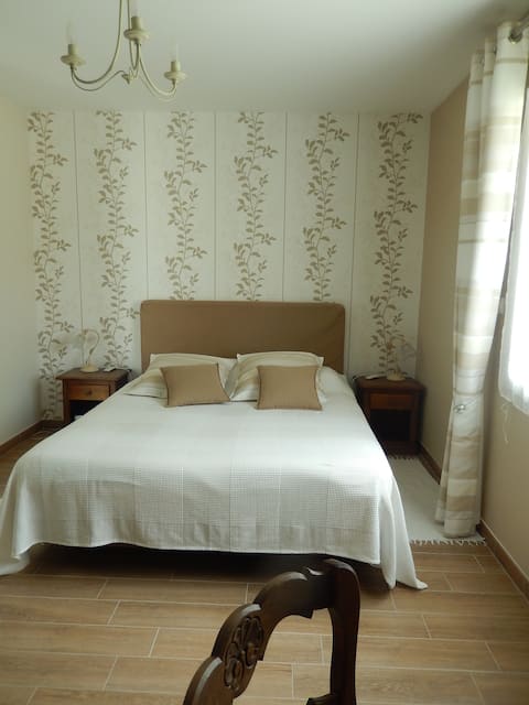 "L'Orée du bois" bed and breakfast, breakfast