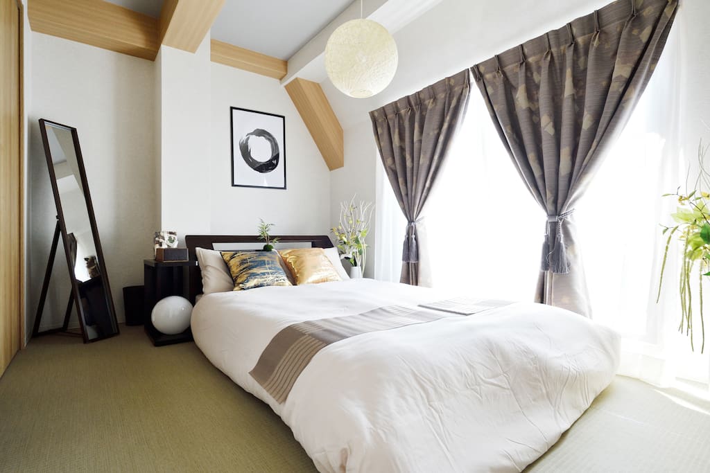 13 This is the second bed room.
This is Japanese stile:)
这间是次卧。宽敞明亮,还是日式榻榻米构造。
