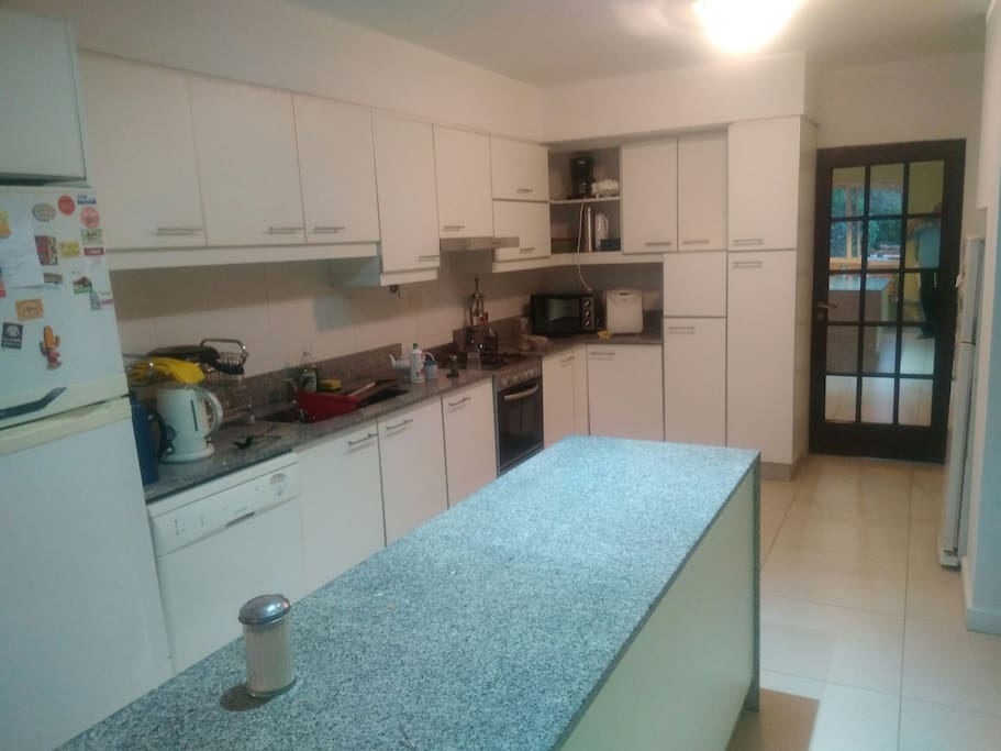 Cocina desde el jardín