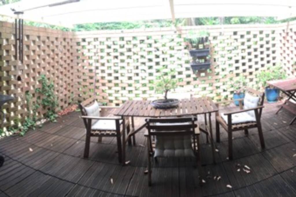 deck for entertaining