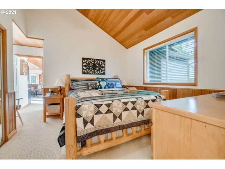 Bedroom 2 King