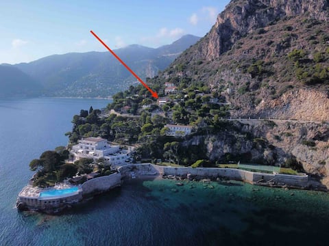 Sea view apartment between Nice and Monaco