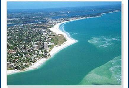 Best of both worlds on Siesta Key!