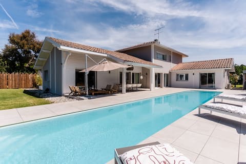 Large Villa Capbreton – 225 m² Heated pool