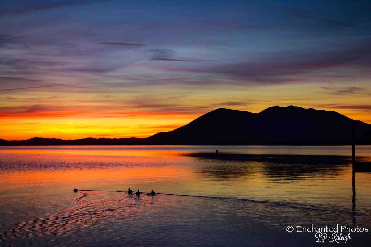 Clearlake sunset by a local photographer. Have you visited the oldest lake in North America? It's quite beautiful. at Bohemian Belle Yurt in Hidden Valley Lake