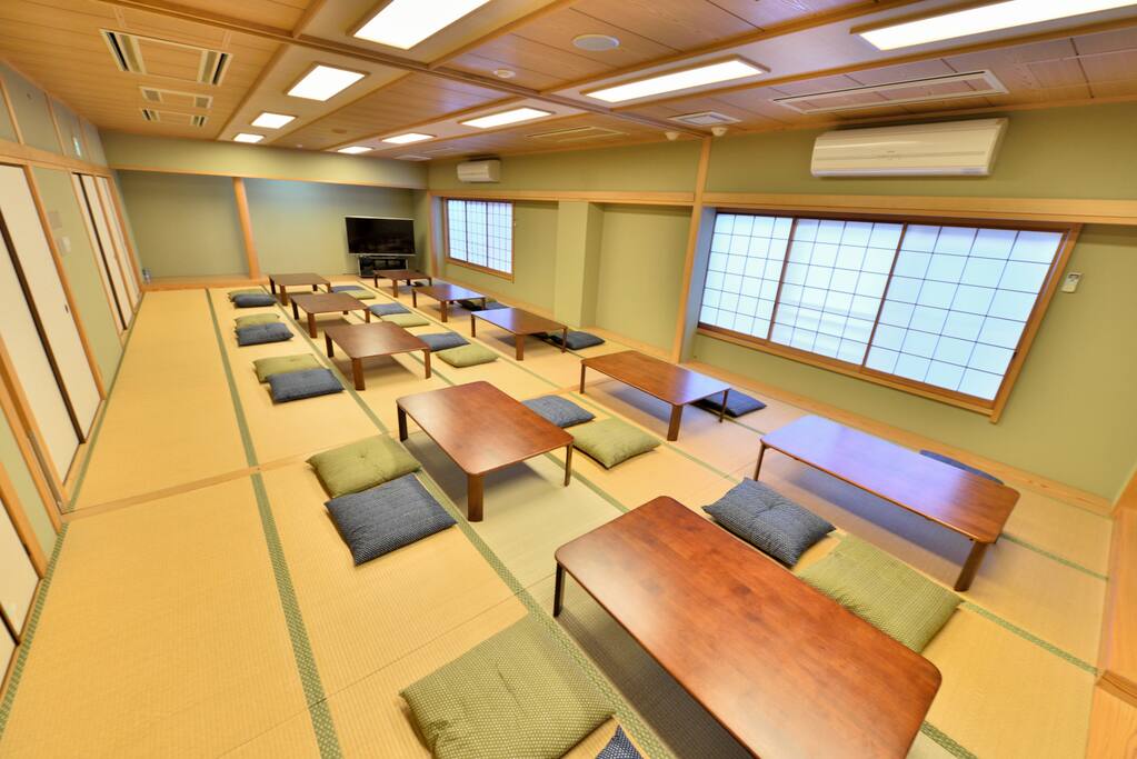 広々とした36帖の大広間は、宴会をして良し、みんなでくつろいで良し、なんでもありです。