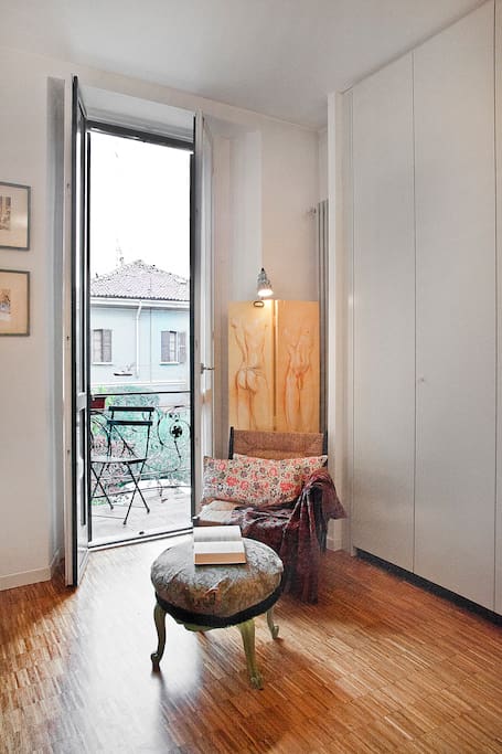 GUEST'S ROOM