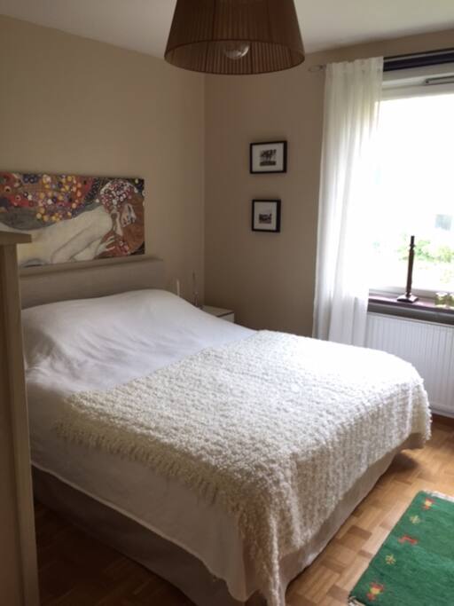 Bedroom with a king size bed